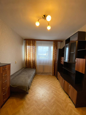 Продам комнату в 3-комн. квартире, Сиреневый б-р, 8, Санкт-Петербург г