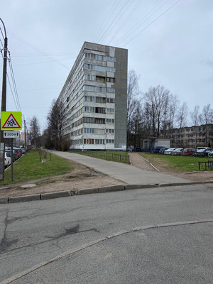 Продам комнату в 3-комн. квартире, Сиреневый б-р, 8, Санкт-Петербург г