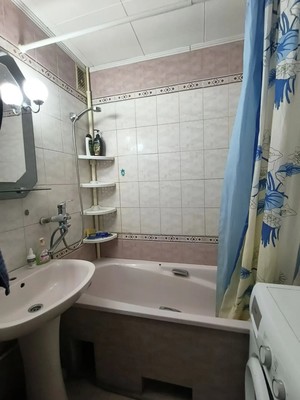 Продам трехкомнатную (3-комн.) квартиру, Великой Победы б-р, 16, Волгодонск г