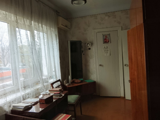 Продам двухкомнатную (2-комн.) квартиру, Краснооктябрьская ул, 65, Майкоп г