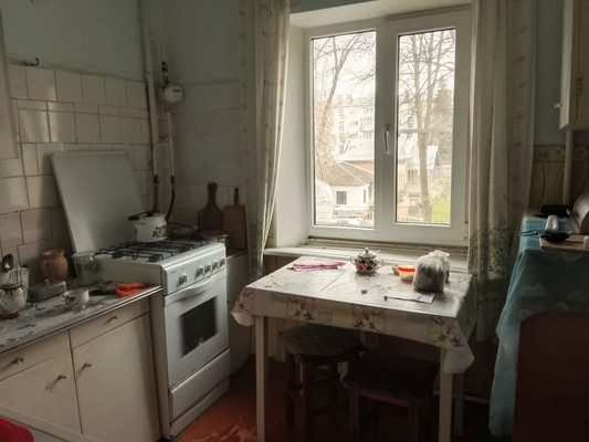 Продам двухкомнатную (2-комн.) квартиру, Краснооктябрьская ул, 65, Майкоп г