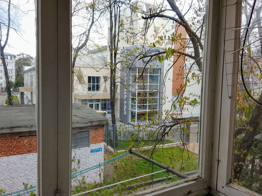 Продам двухкомнатную (2-комн.) квартиру, Краснооктябрьская ул, 65, Майкоп г