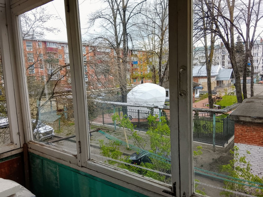 Продам двухкомнатную (2-комн.) квартиру, Краснооктябрьская ул, 65, Майкоп г