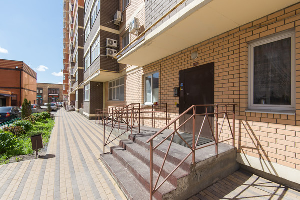 Продам трехкомнатную (3-комн.) квартиру, Тибетская ул, 1б, Ростов-на-Дону г
