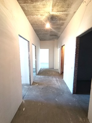 Продам трехкомнатную (3-комн.) квартиру, Тенистая аллея ул, 42В, Калининград г