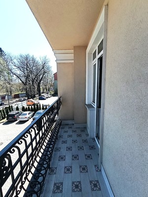 Продам трехкомнатную (3-комн.) квартиру, Тенистая аллея ул, 42В, Калининград г