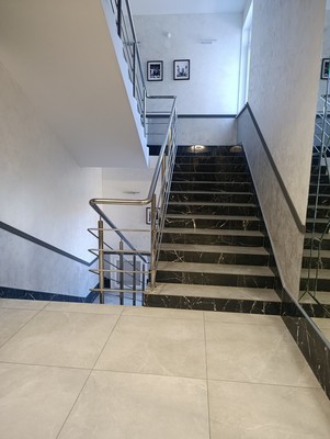 Продам трехкомнатную (3-комн.) квартиру, Тенистая аллея ул, 42В, Калининград г
