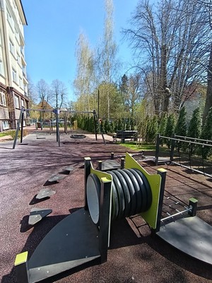 Продам трехкомнатную (3-комн.) квартиру, Тенистая аллея ул, 42В, Калининград г