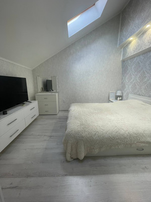 Продам двухкомнатную (2-комн.) квартиру, Дачная ул, 8, Калининград г