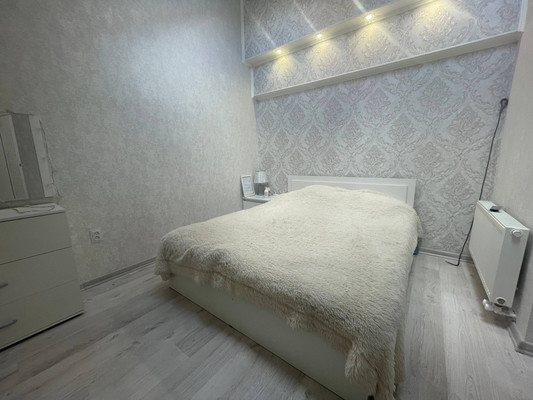 Продам двухкомнатную (2-комн.) квартиру, Дачная ул, 8, Калининград г