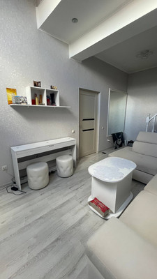 Продам двухкомнатную (2-комн.) квартиру, Дачная ул, 8, Калининград г