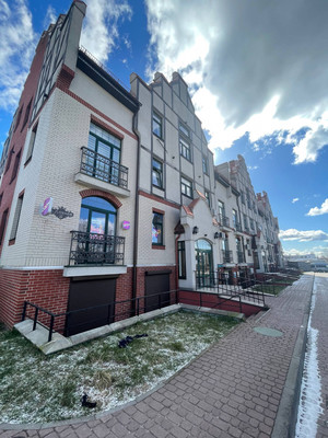 Продам двухкомнатную (2-комн.) квартиру, Дачная ул, 8, Калининград г