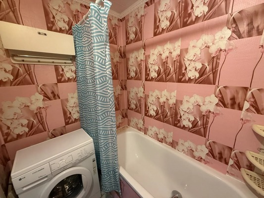 Продам двухкомнатную (2-комн.) квартиру, Антона Петрова ул, 229, Барнаул г