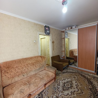 Продам двухкомнатную (2-комн.) квартиру, Первомайская ул, 13, Симферополь г