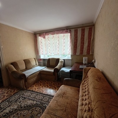 Продам двухкомнатную (2-комн.) квартиру, Первомайская ул, 13, Симферополь г