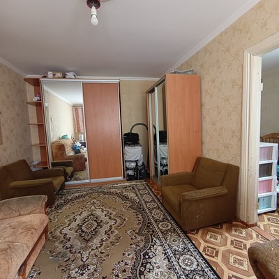 Продам двухкомнатную (2-комн.) квартиру, Первомайская ул, 13, Симферополь г