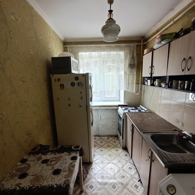 Продам двухкомнатную (2-комн.) квартиру, Первомайская ул, 13, Симферополь г