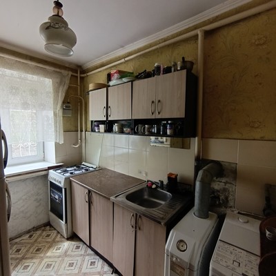 Продам двухкомнатную (2-комн.) квартиру, Первомайская ул, 13, Симферополь г