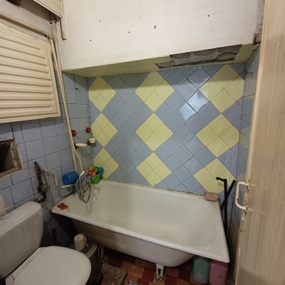 Продам двухкомнатную (2-комн.) квартиру, Первомайская ул, 13, Симферополь г