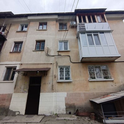 Продам двухкомнатную (2-комн.) квартиру, Первомайская ул, 13, Симферополь г