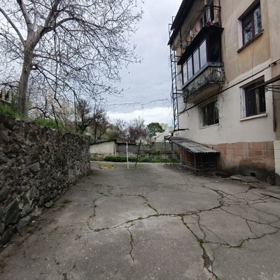 Продам двухкомнатную (2-комн.) квартиру, Первомайская ул, 13, Симферополь г