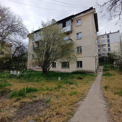 Продам двухкомнатную (2-комн.) квартиру, Первомайская ул, 13, Симферополь г