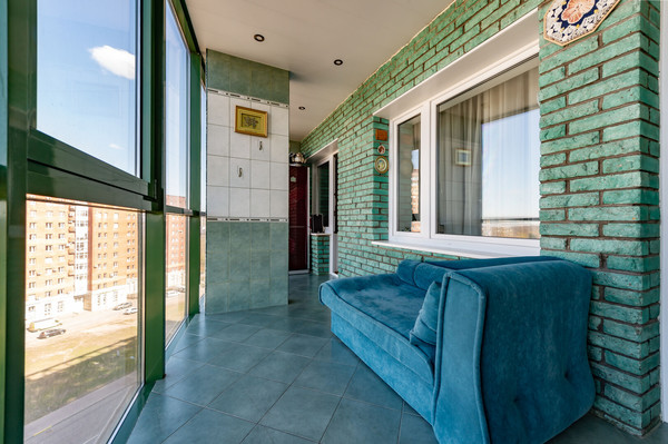 Продам многокомнатную квартиру, Тореза пр-кт, 95а, Санкт-Петербург г