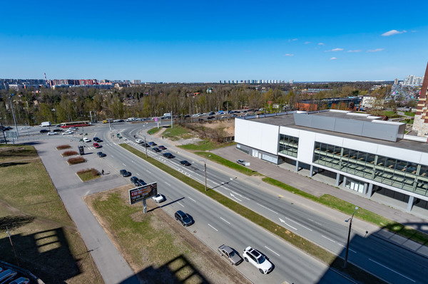 Продам многокомнатную квартиру, Тореза пр-кт, 95а, Санкт-Петербург г