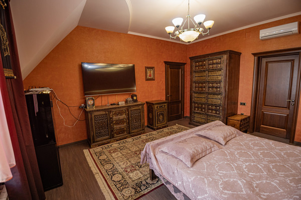 Продам дом, Чехова ул, Ханты-Мансийск г, 0 км от города