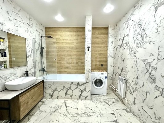 Продам трехкомнатную (3-комн.) квартиру, Самаровская ул, 2, Ханты-Мансийск г