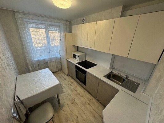 Продам трехкомнатную (3-комн.) квартиру, Победы пр-кт, 18, Комсомольск-на-Амуре г