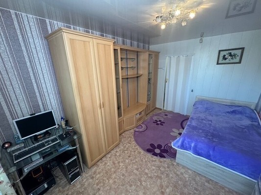 Продам трехкомнатную (3-комн.) квартиру, Победы пр-кт, 18, Комсомольск-на-Амуре г