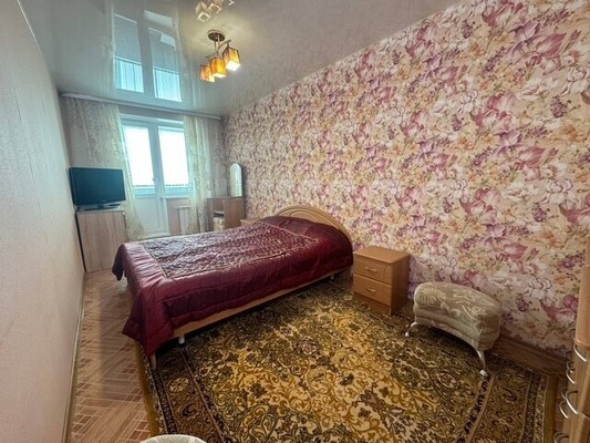 Продам трехкомнатную (3-комн.) квартиру, Победы пр-кт, 18, Комсомольск-на-Амуре г