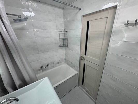 Продам трехкомнатную (3-комн.) квартиру, Победы пр-кт, 18, Комсомольск-на-Амуре г