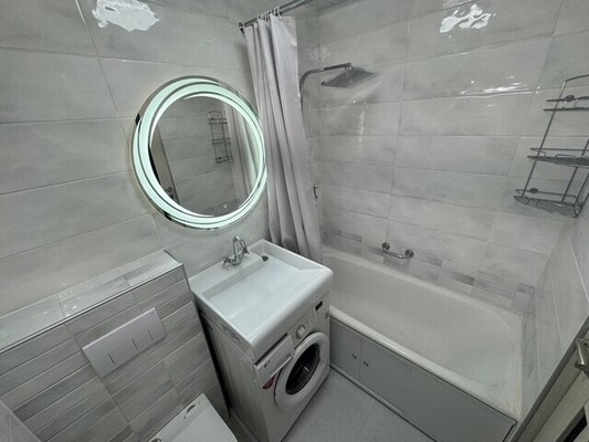 Продам трехкомнатную (3-комн.) квартиру, Победы пр-кт, 18, Комсомольск-на-Амуре г