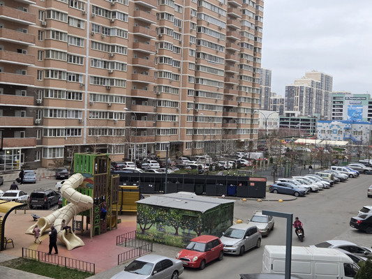 Продам трехкомнатную (3-комн.) квартиру, им. Героя Георгия Бочарникова ул, 4к1, Краснодар г