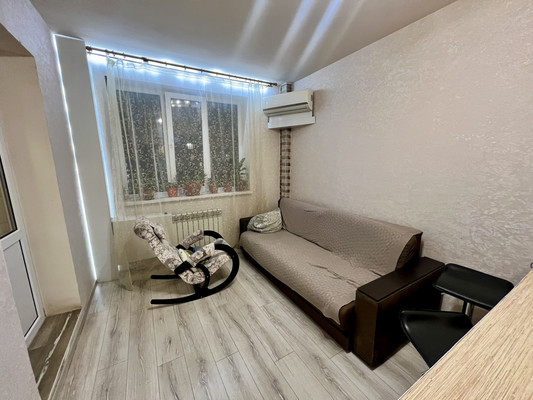 Продам однокомнатную (1-комн.) квартиру, Еременко ул, 100/70, Ростов-на-Дону г