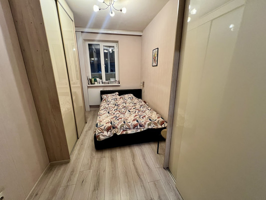 Продам однокомнатную (1-комн.) квартиру, Еременко ул, 100/70, Ростов-на-Дону г