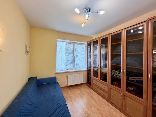 Продам двухкомнатную (2-комн.) квартиру, Совхозная ул, 4Д, Симферополь г