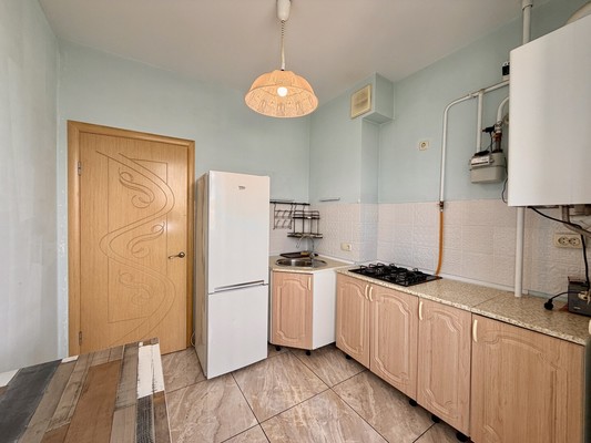 Продам двухкомнатную (2-комн.) квартиру, Совхозная ул, 4Д, Симферополь г