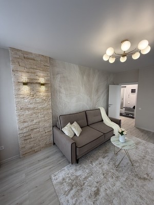 Продам двухкомнатную (2-комн.) квартиру, Александра Суворова пр-кт, 99, Симферополь г