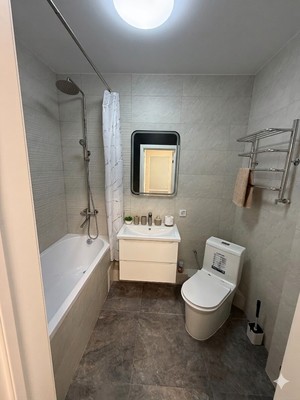 Продам двухкомнатную (2-комн.) квартиру, Александра Суворова пр-кт, 99, Симферополь г