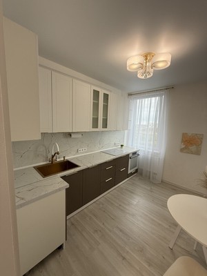 Продам двухкомнатную (2-комн.) квартиру, Александра Суворова пр-кт, 99, Симферополь г