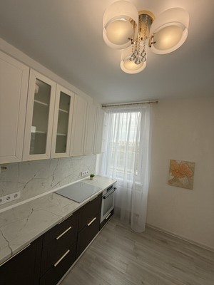 Продам двухкомнатную (2-комн.) квартиру, Александра Суворова пр-кт, 99, Симферополь г