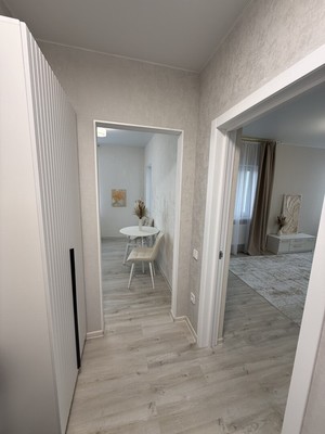 Продам двухкомнатную (2-комн.) квартиру, Александра Суворова пр-кт, 99, Симферополь г