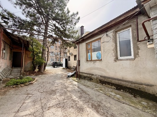 Продам двухкомнатную (2-комн.) квартиру, Жуковского ул, 21, Симферополь г