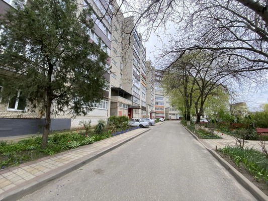 Продам двухкомнатную (2-комн.) квартиру, Ефремова ул, 111, Армавир г