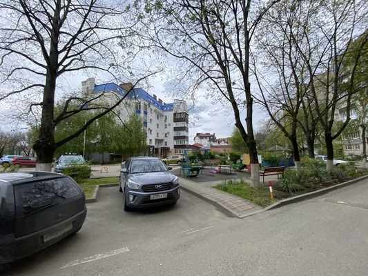 Продам двухкомнатную (2-комн.) квартиру, Ефремова ул, 111, Армавир г