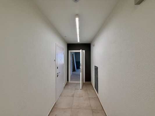 Продам трехкомнатную (3-комн.) квартиру, Александра Суворова пр-кт, 105, Симферополь г