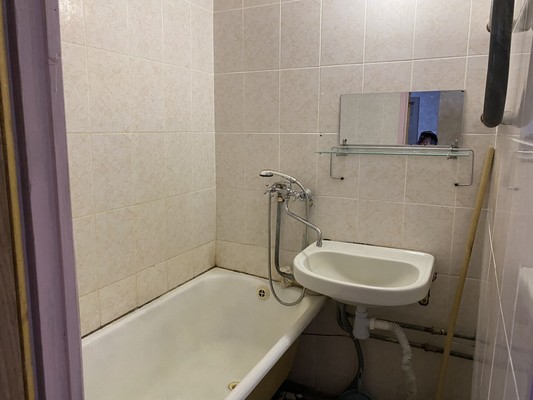 Продам двухкомнатную (2-комн.) квартиру, Борисовский проезд, 8к2, Москва г